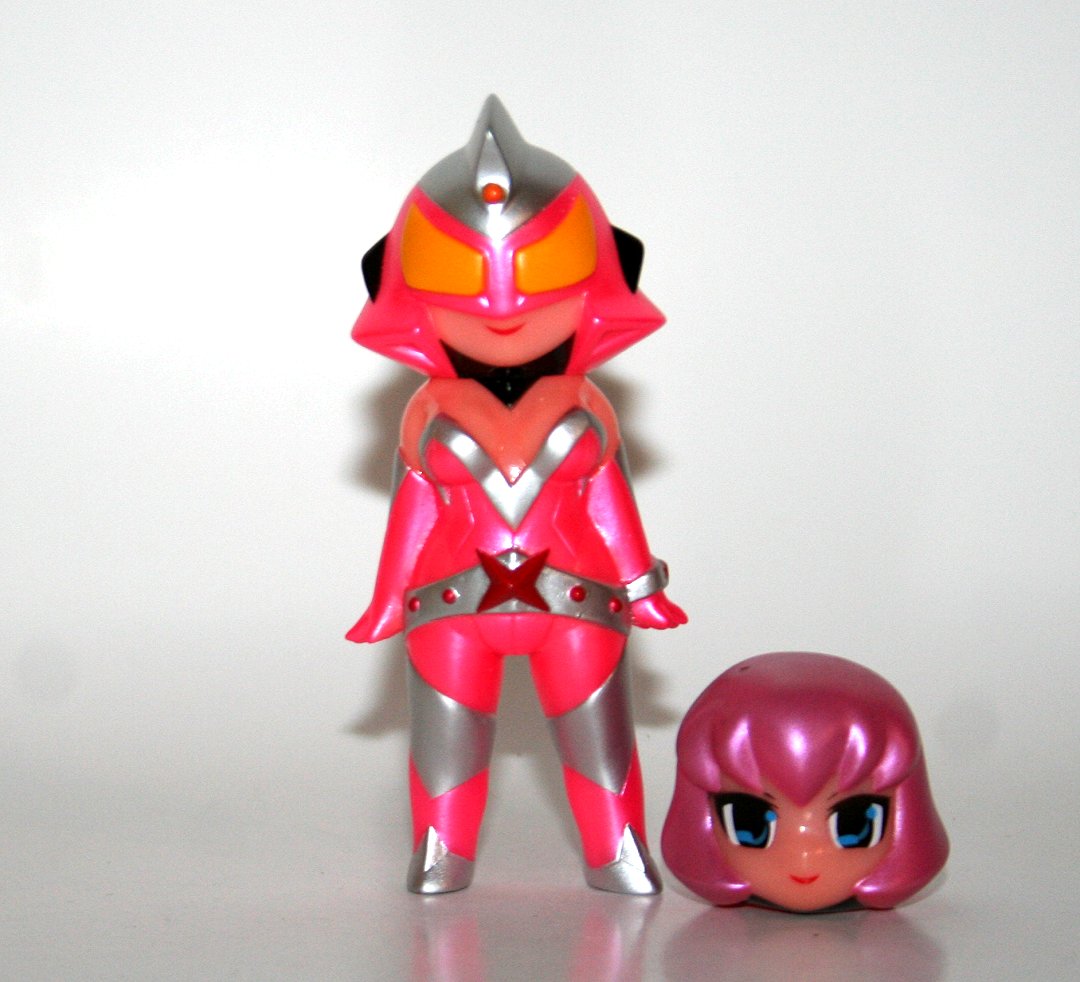 Max Toy Co Pink US Edition Lady Maxx sofubi with alternate head